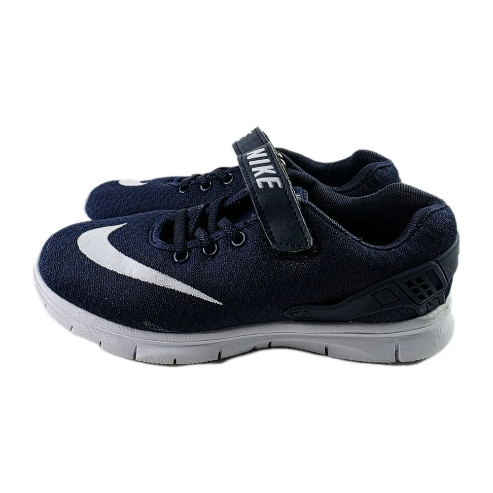 Nike Kid's Low Top Sneakers Navy Blue Logo Size 4.5